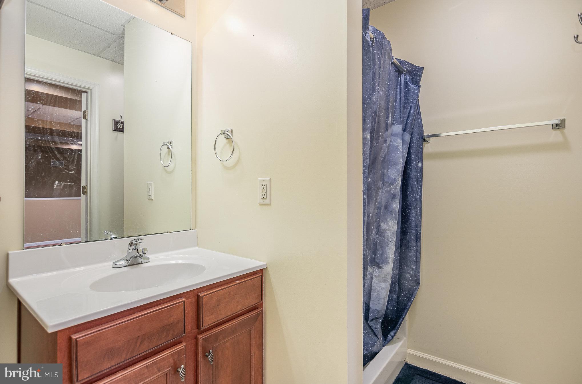 916 Cross Creek Court