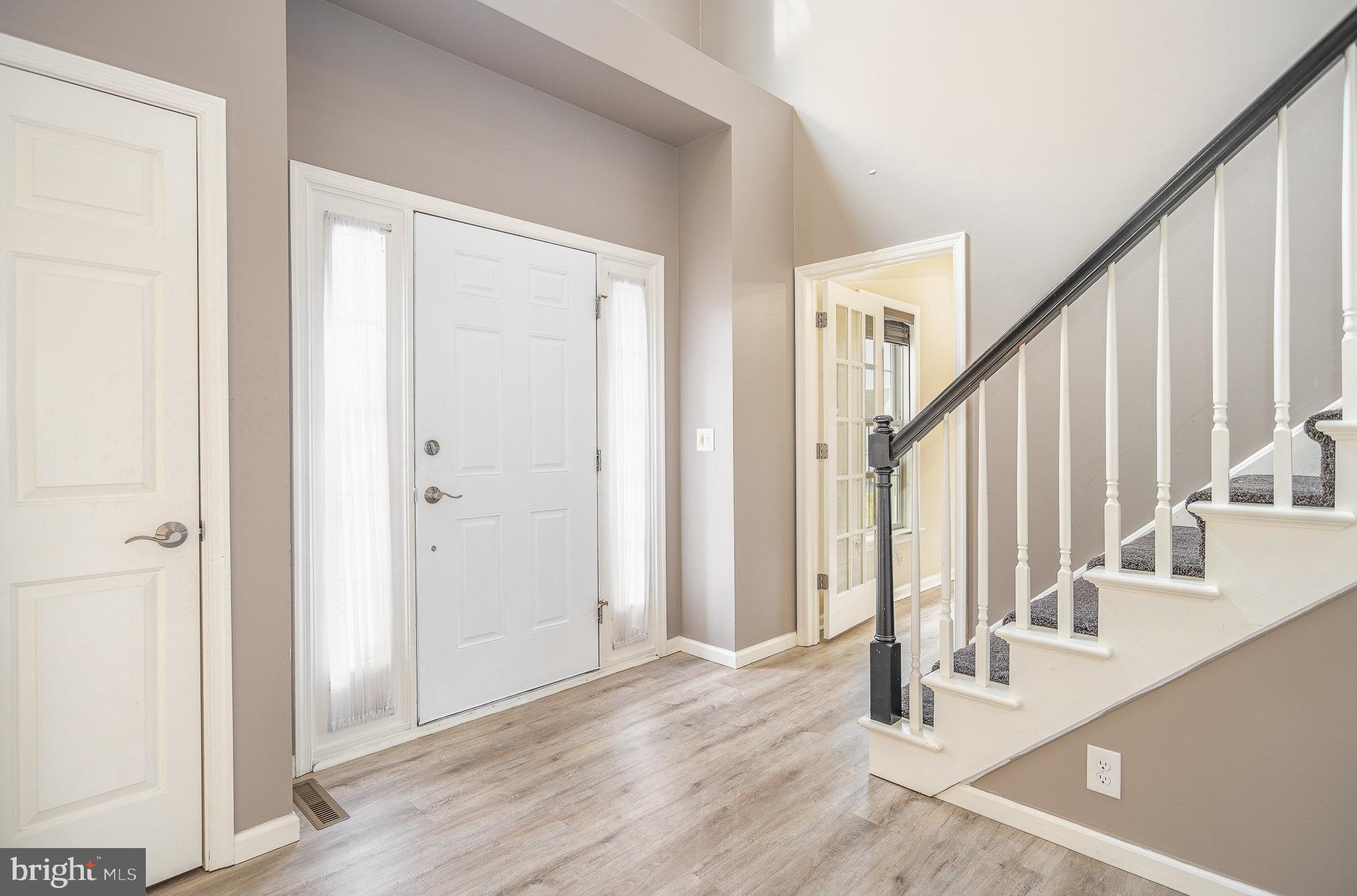 916 Cross Creek Court