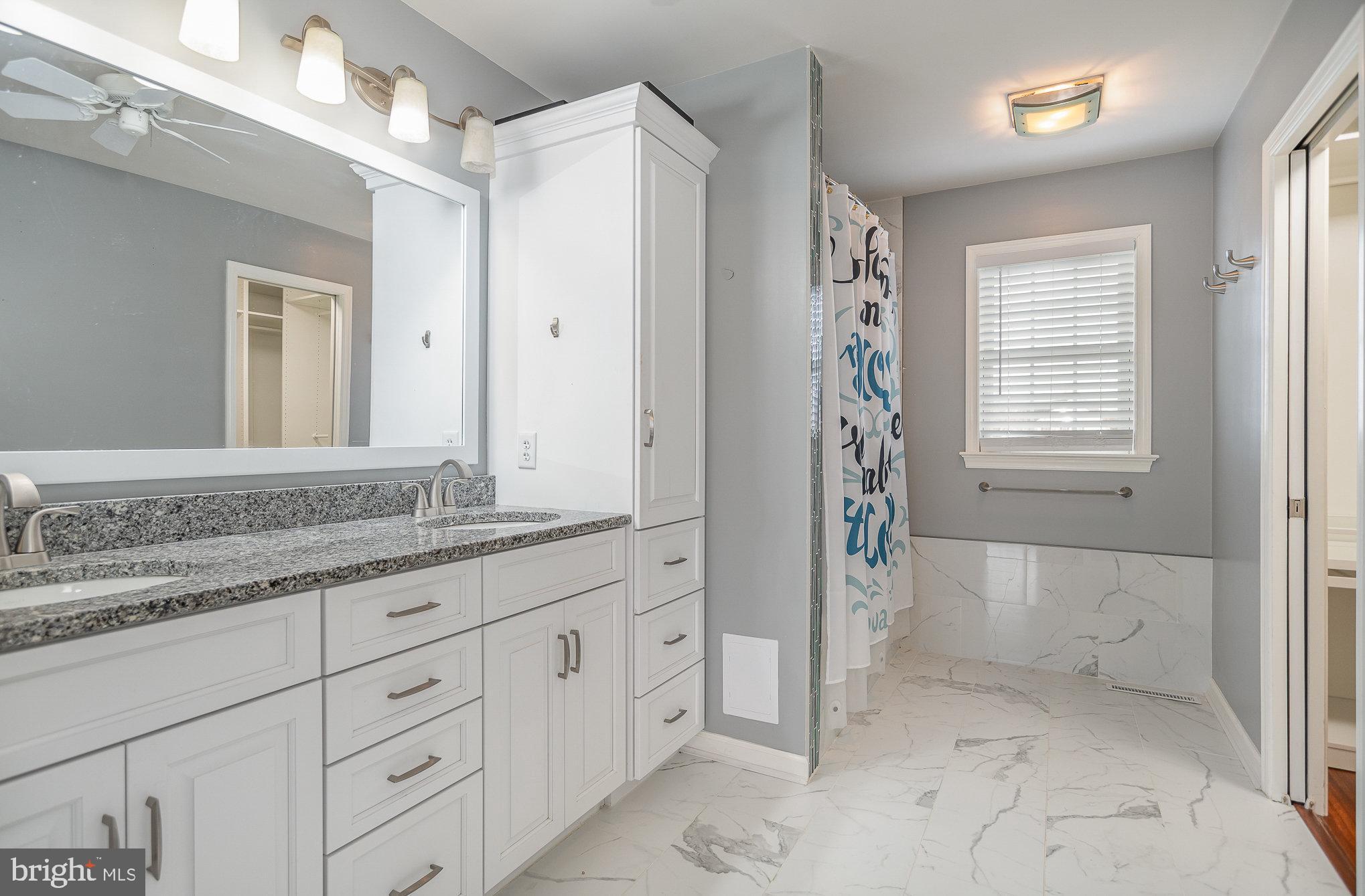 916 Cross Creek Court
