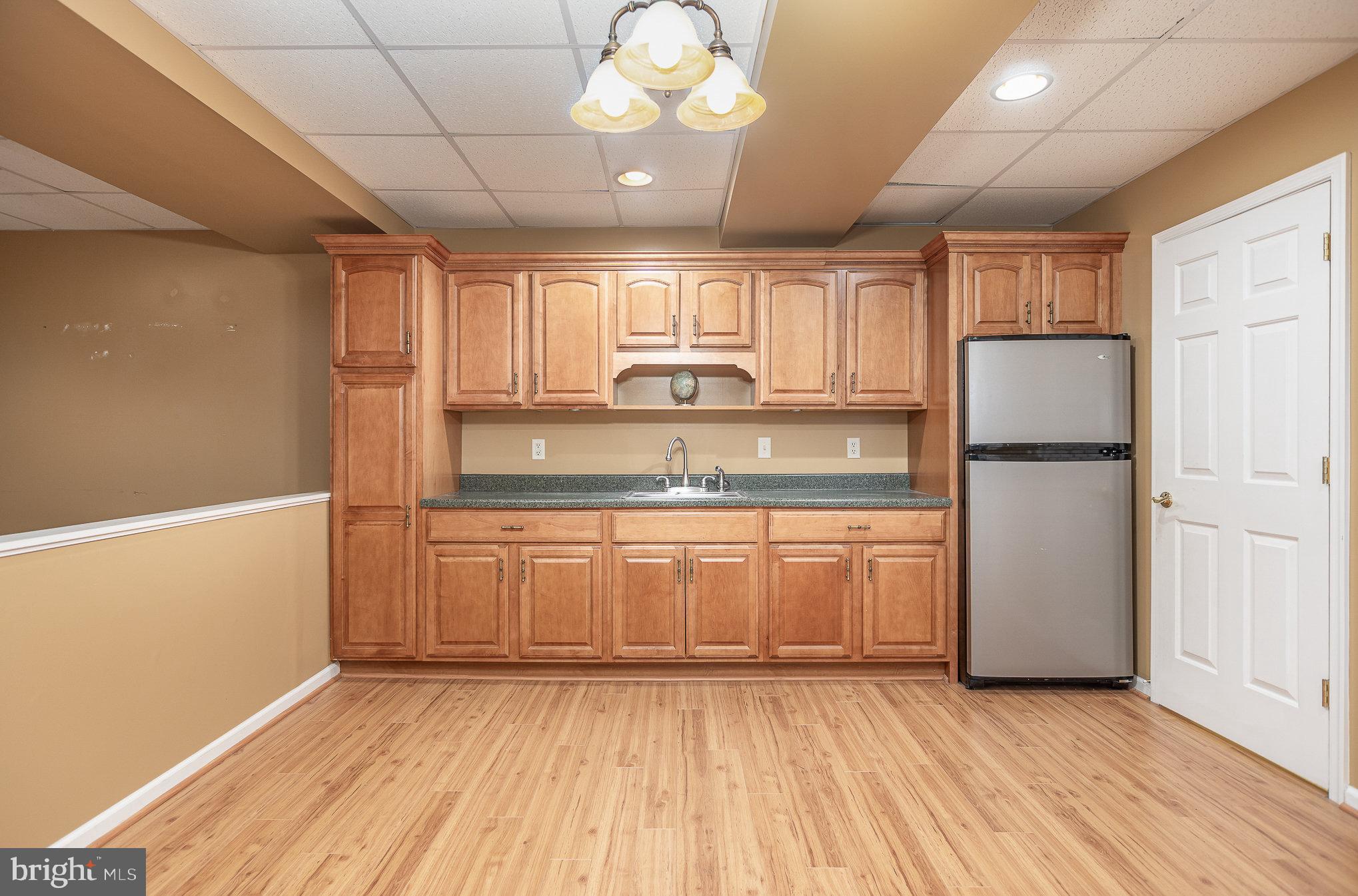 916 Cross Creek Court
