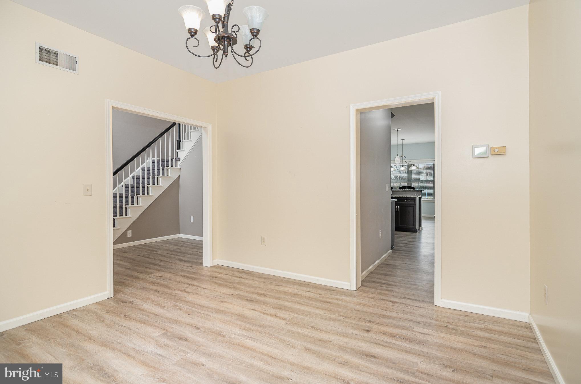 916 Cross Creek Court
