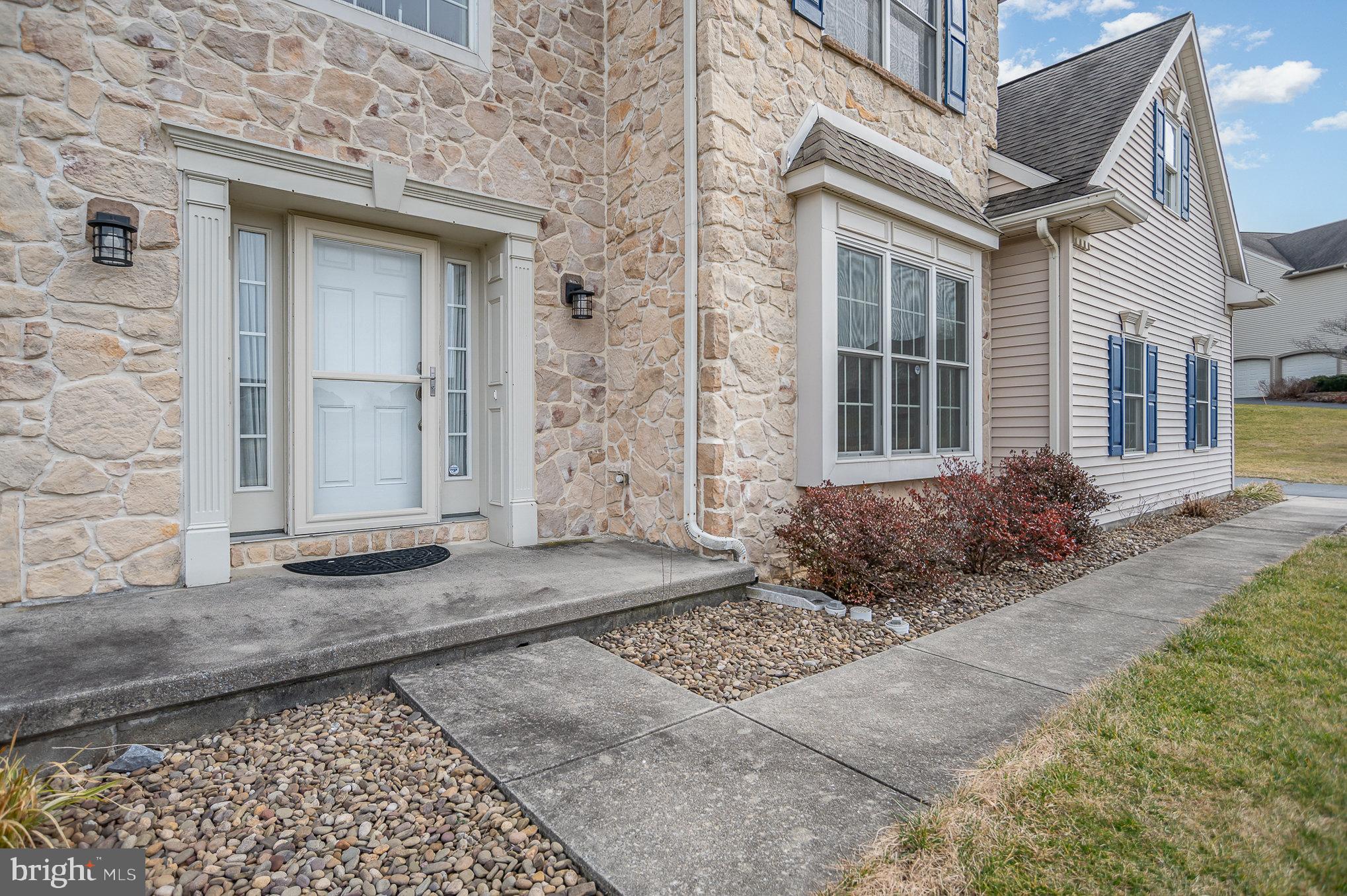 916 Cross Creek Court