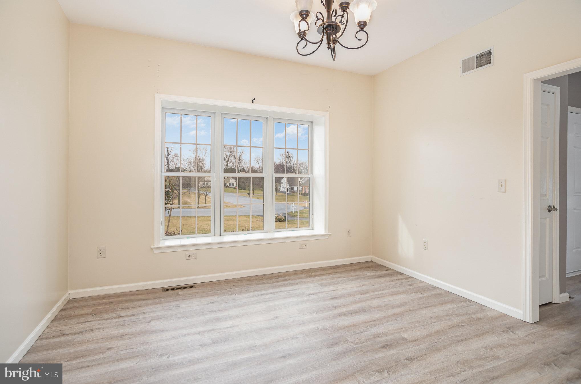 916 Cross Creek Court