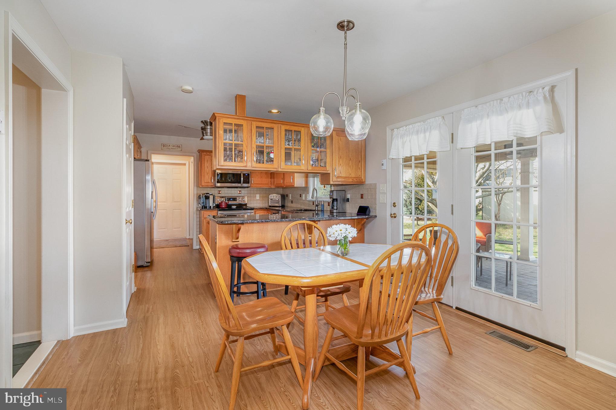 15 White Oak Cir