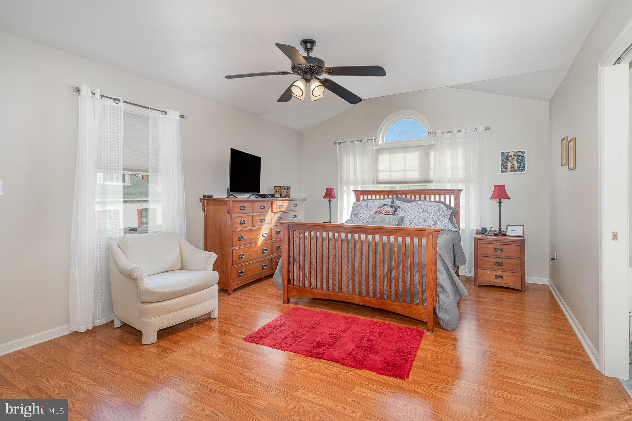 15 White Oak Cir