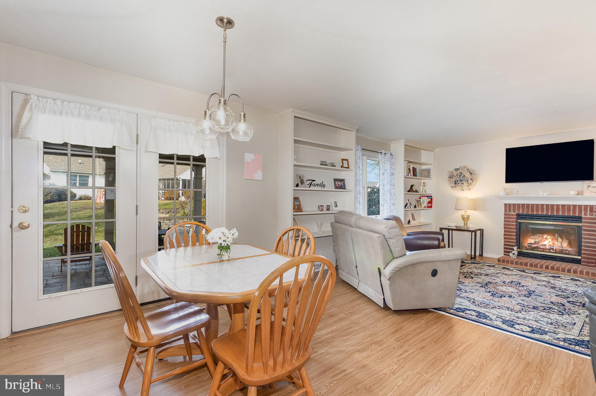 15 White Oak Cir