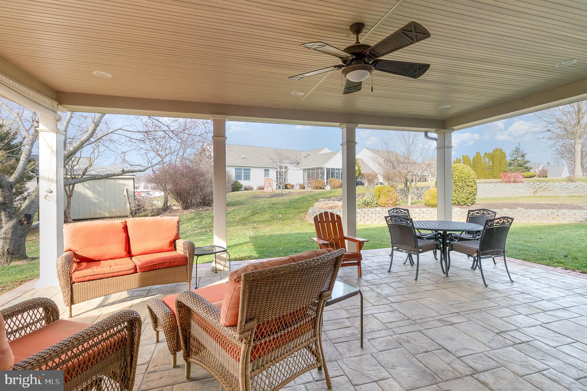 15 White Oak Cir
