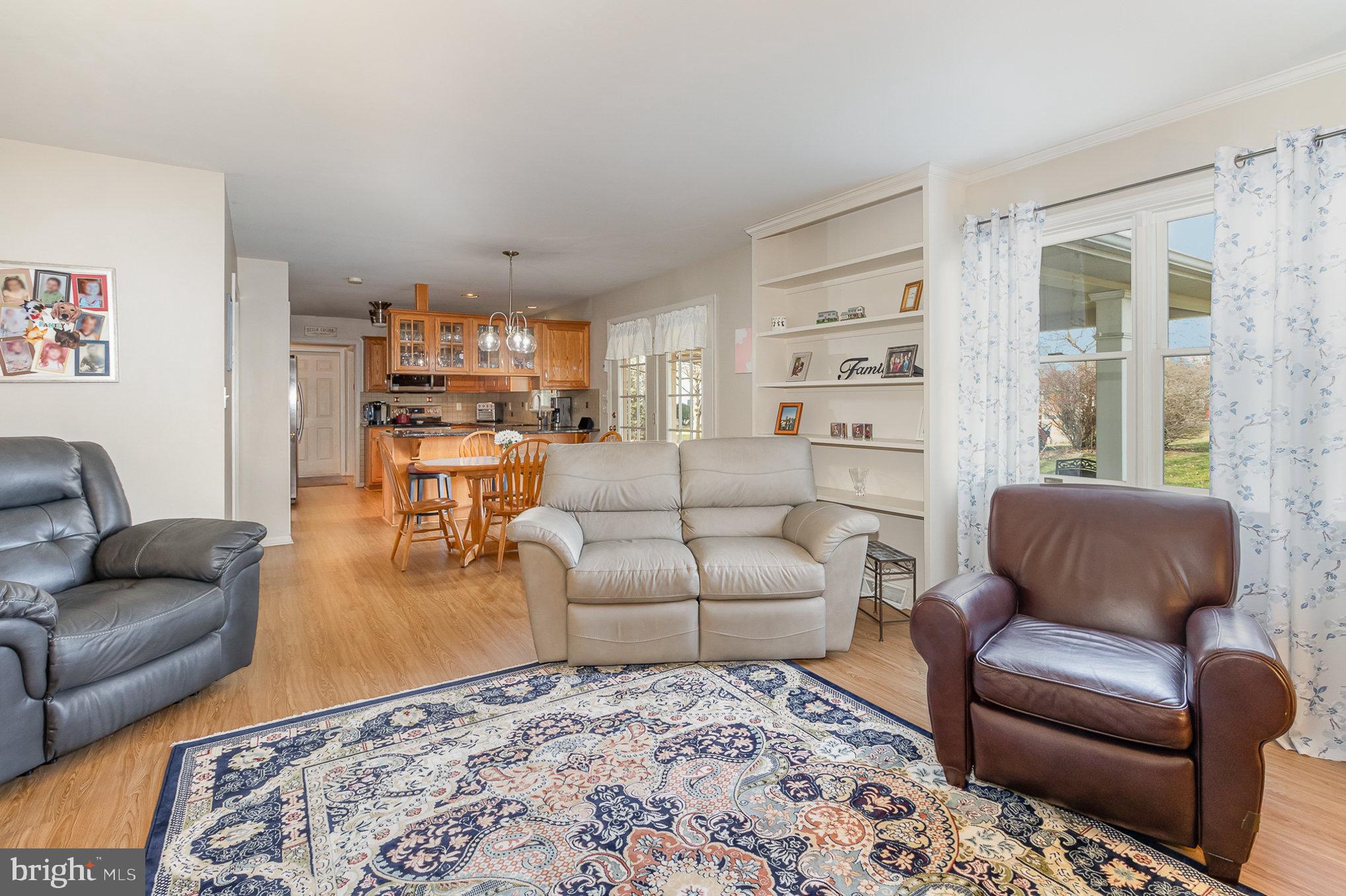 15 White Oak Cir