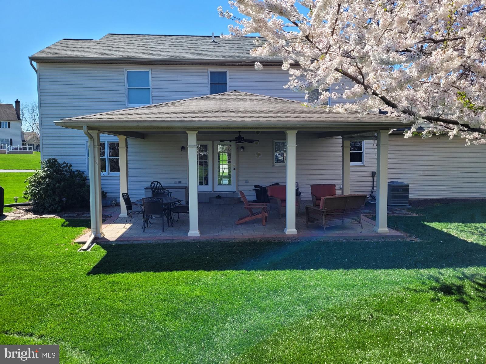 15 White Oak Cir