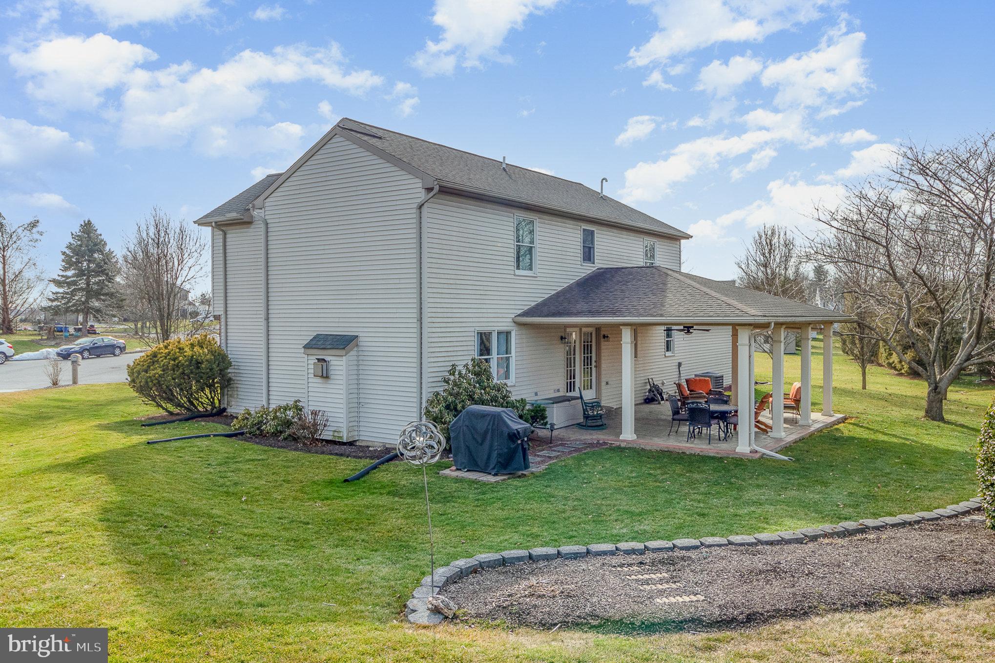 15 White Oak Cir
