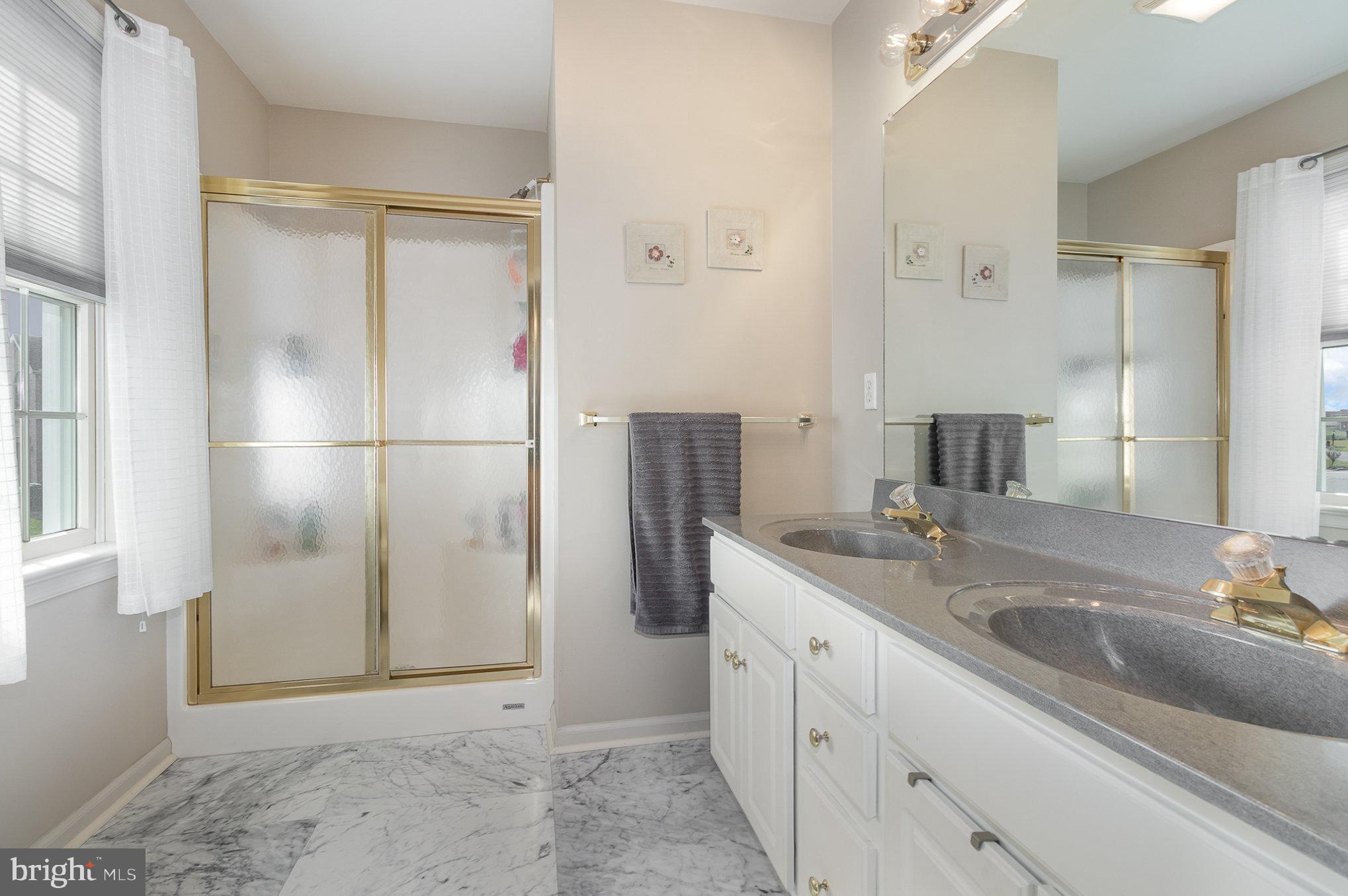 15 White Oak Cir