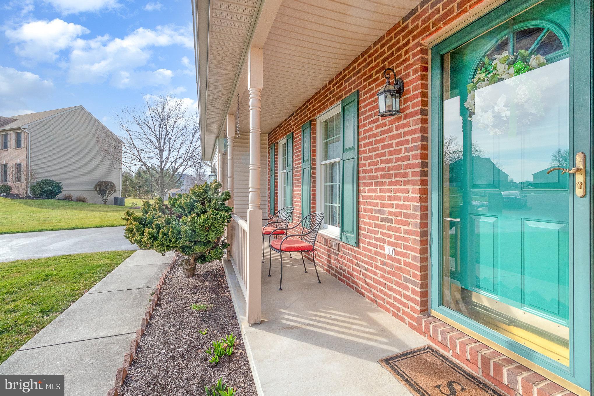15 White Oak Cir