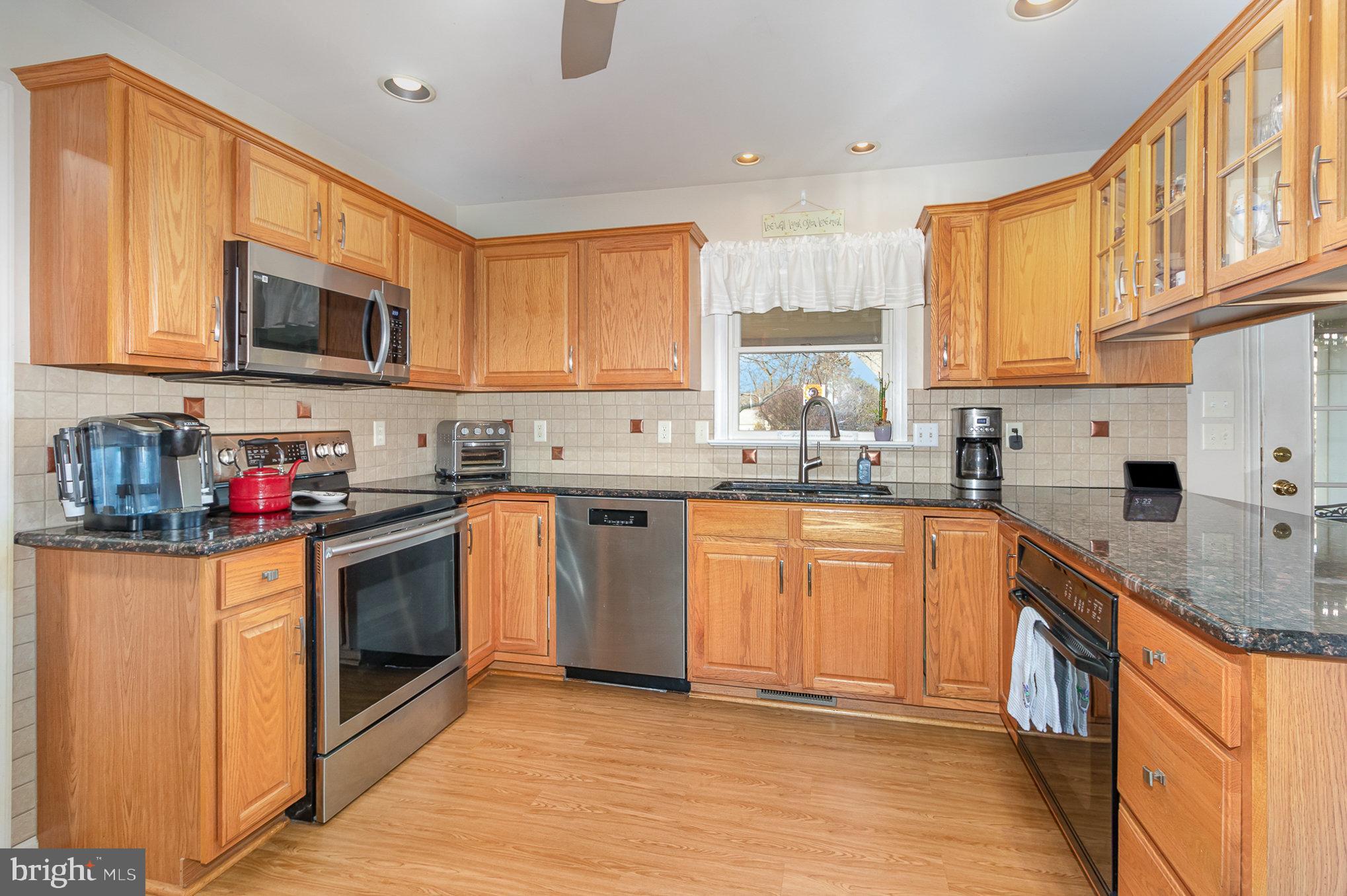 15 White Oak Cir