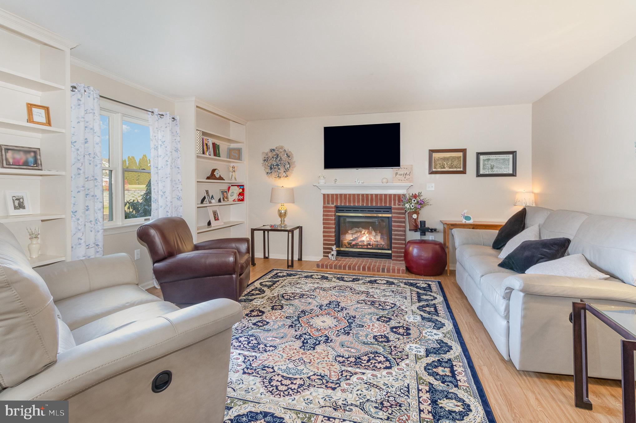 15 White Oak Cir