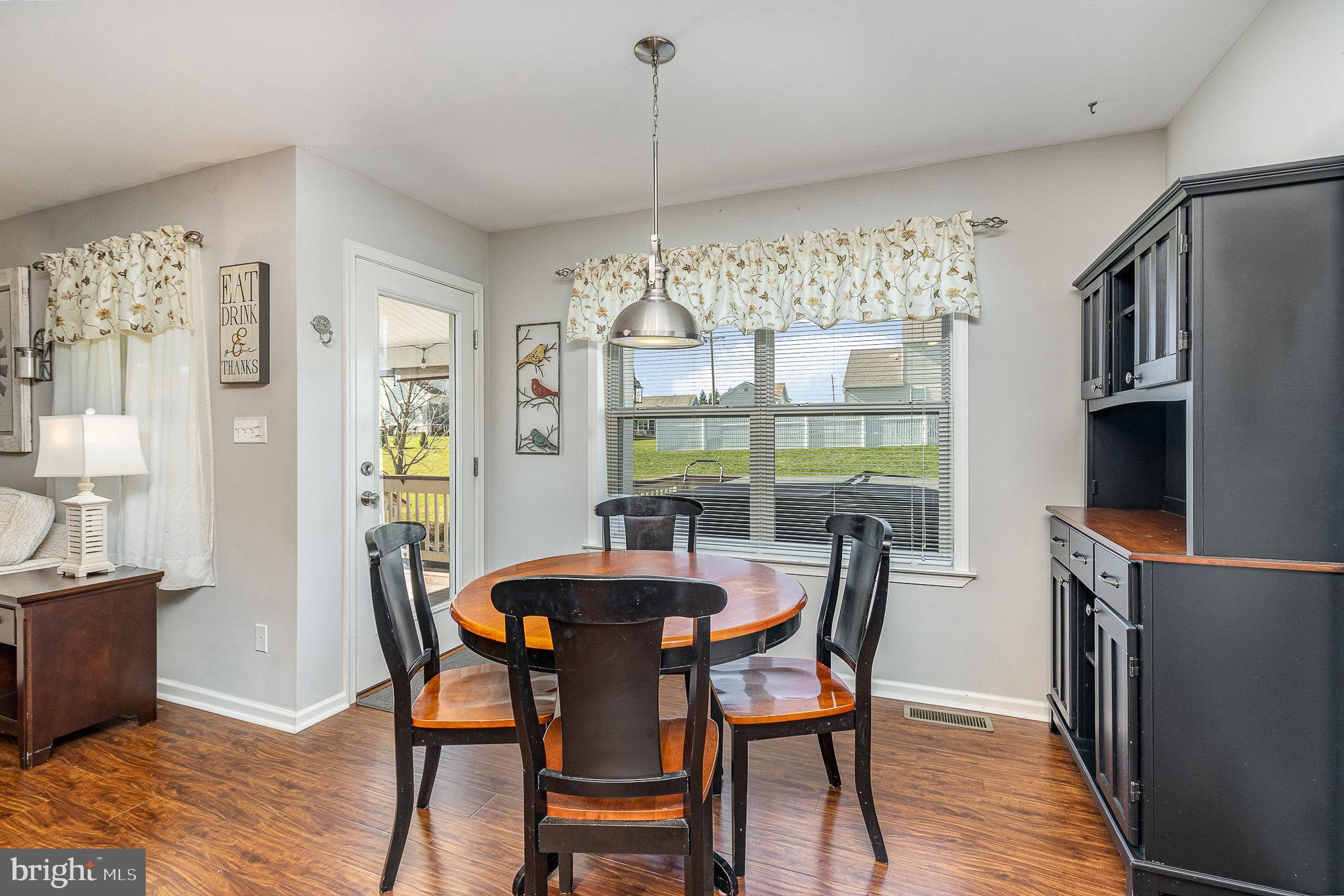 15 Waterford Ln