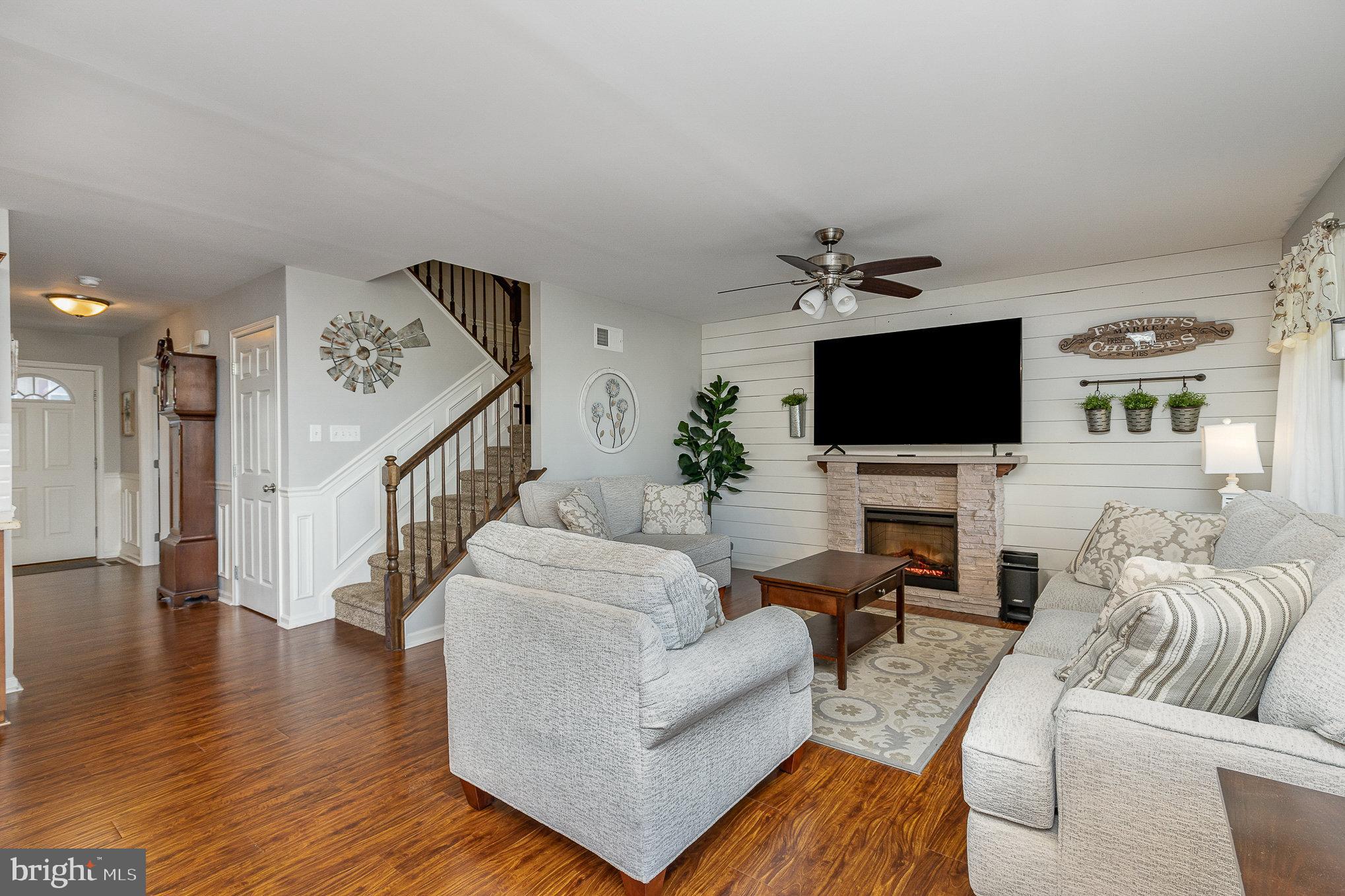 15 Waterford Ln
