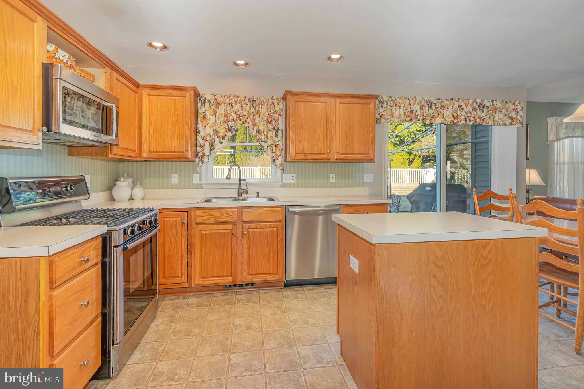 123 Apple Blossom Ln
