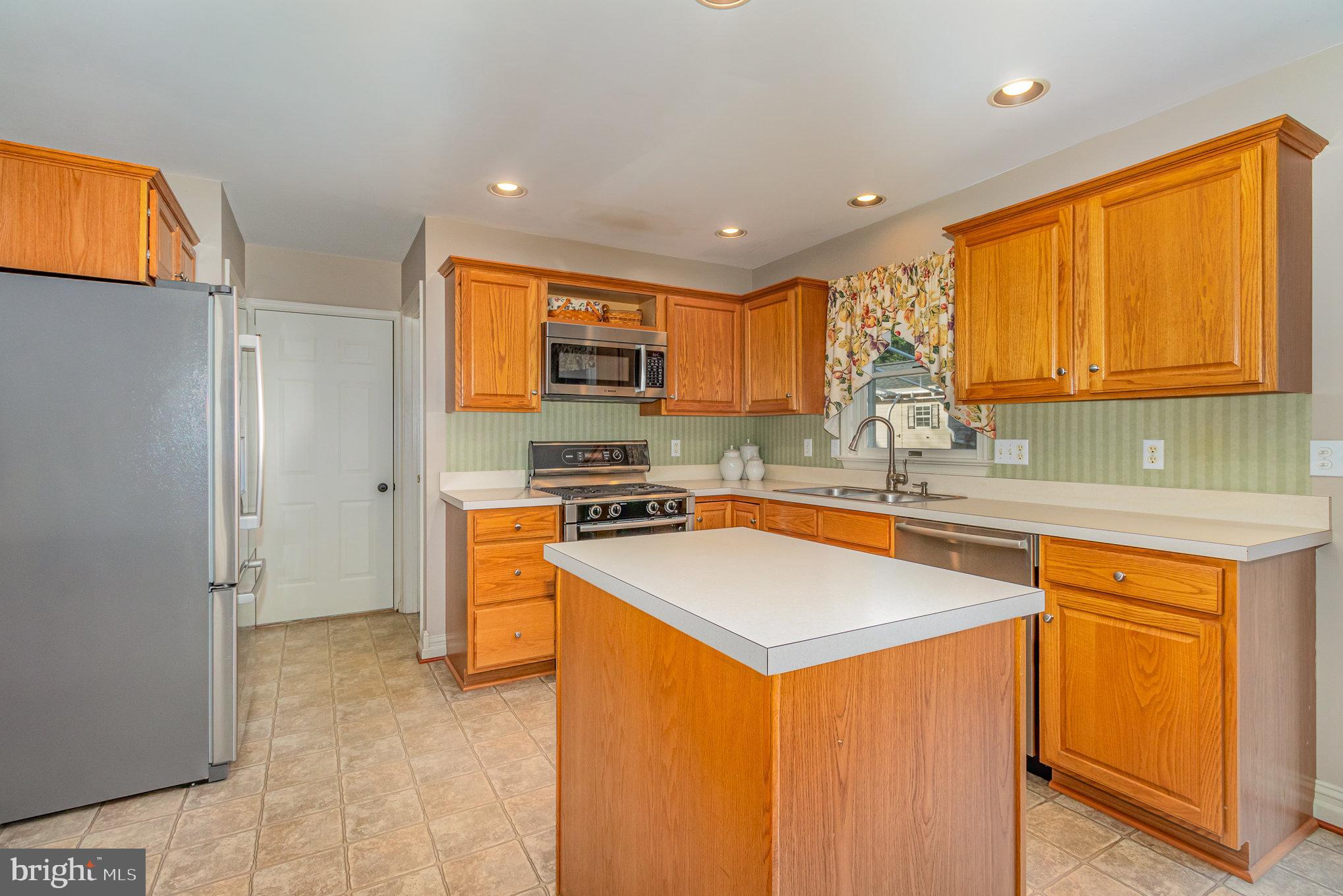 123 Apple Blossom Ln