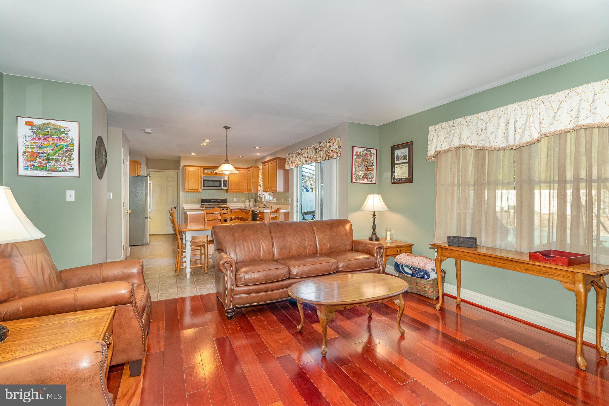 123 Apple Blossom Ln