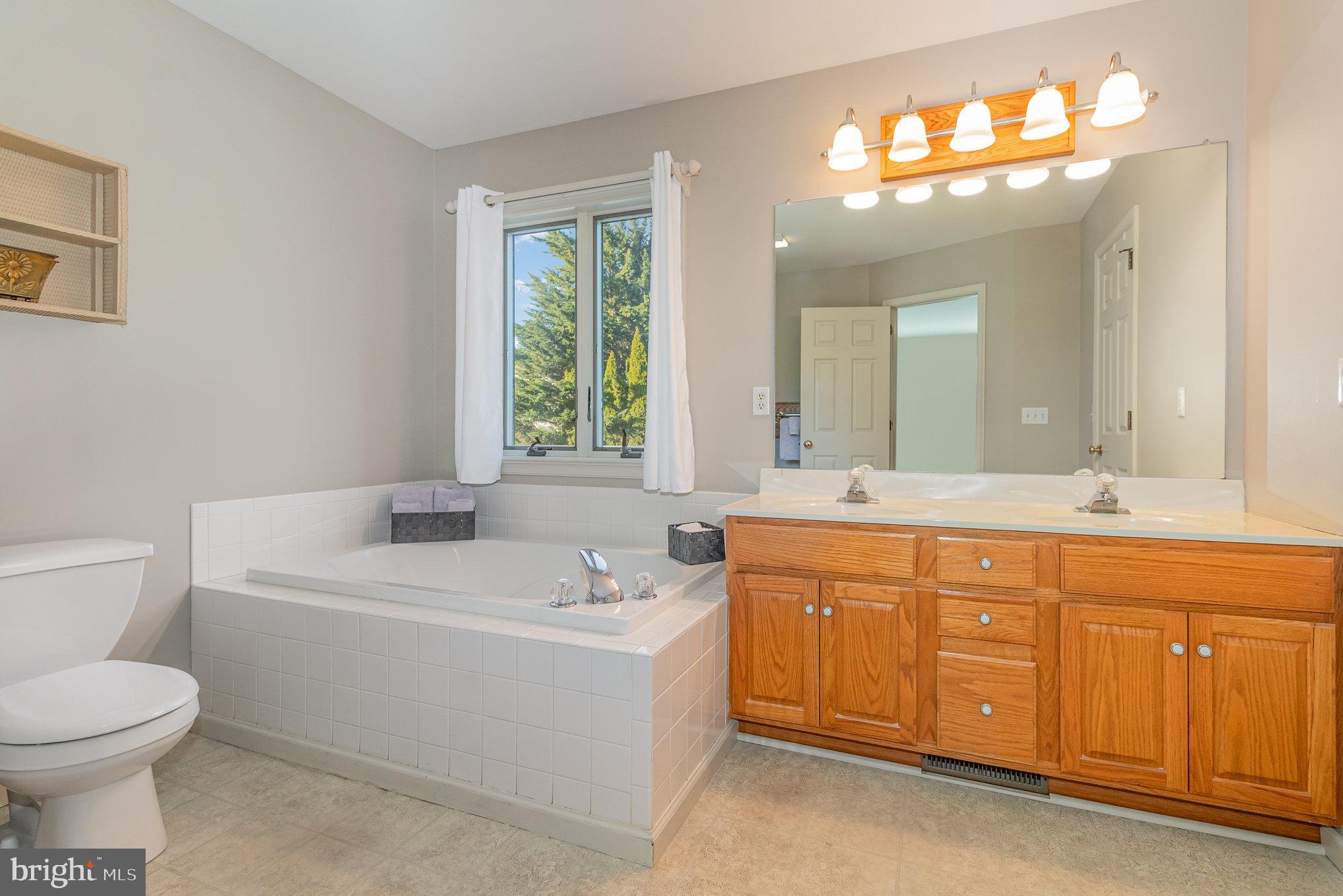 123 Apple Blossom Ln