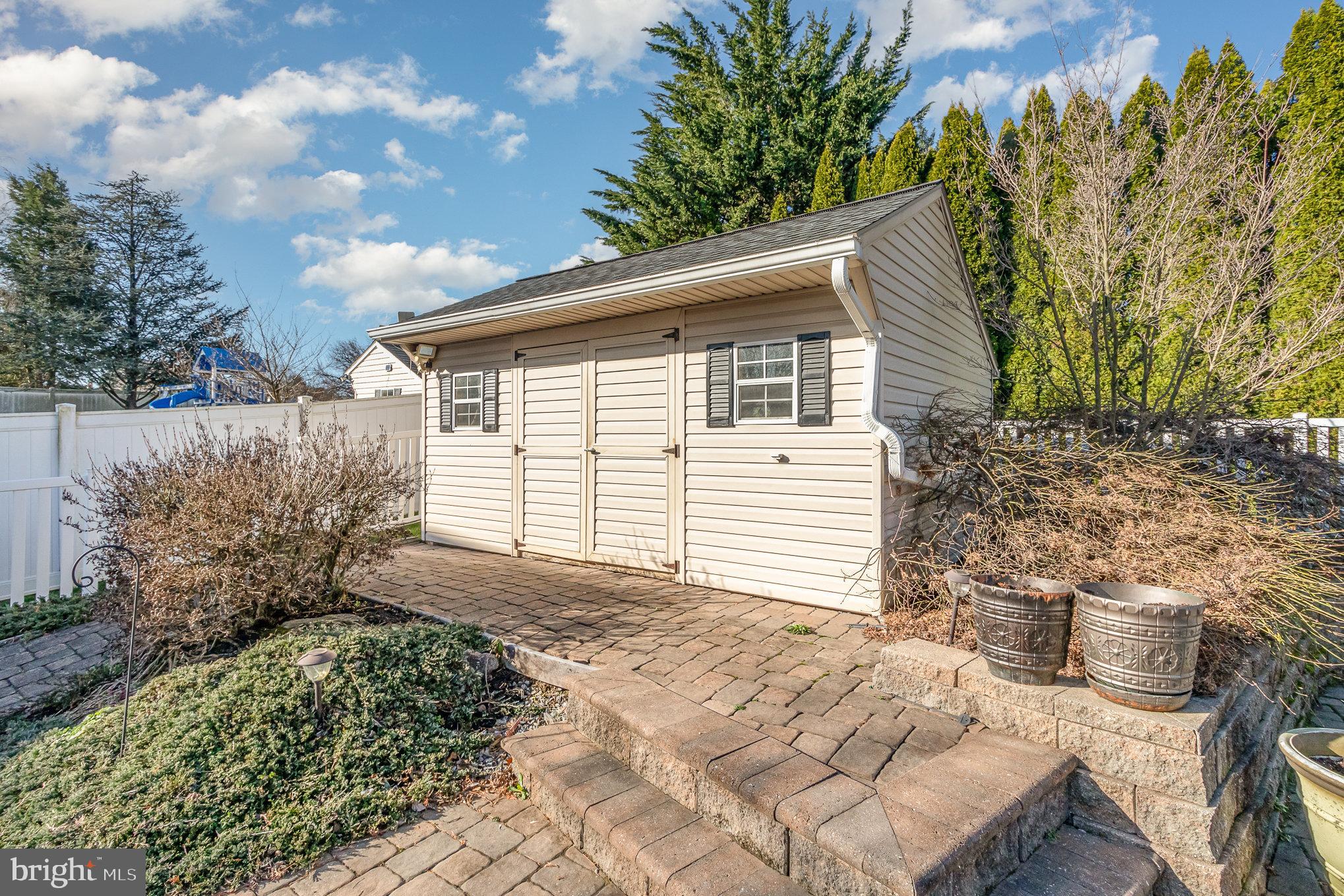 123 Apple Blossom Ln