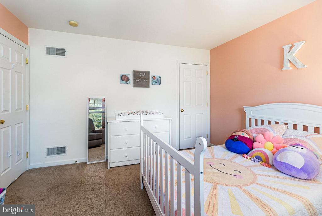 105 Farmstead Cir