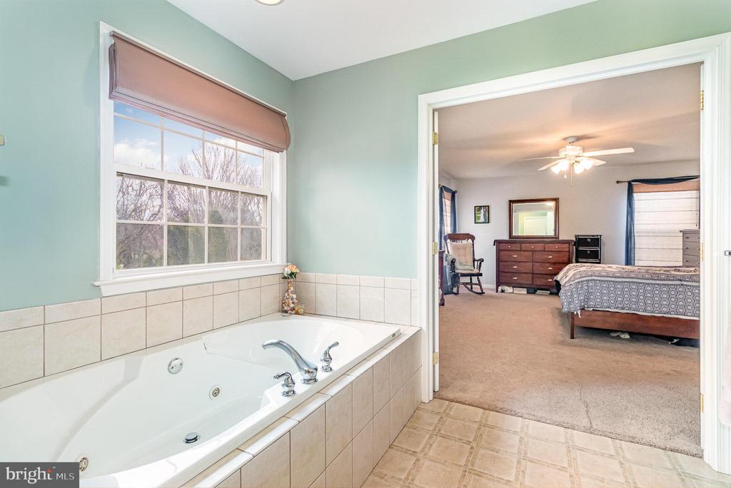 105 Farmstead Cir