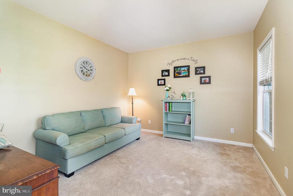 105 Farmstead Cir