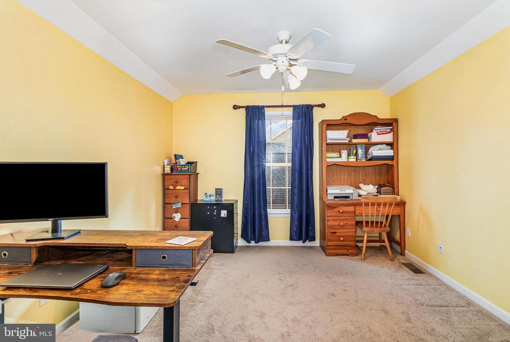 105 Farmstead Cir