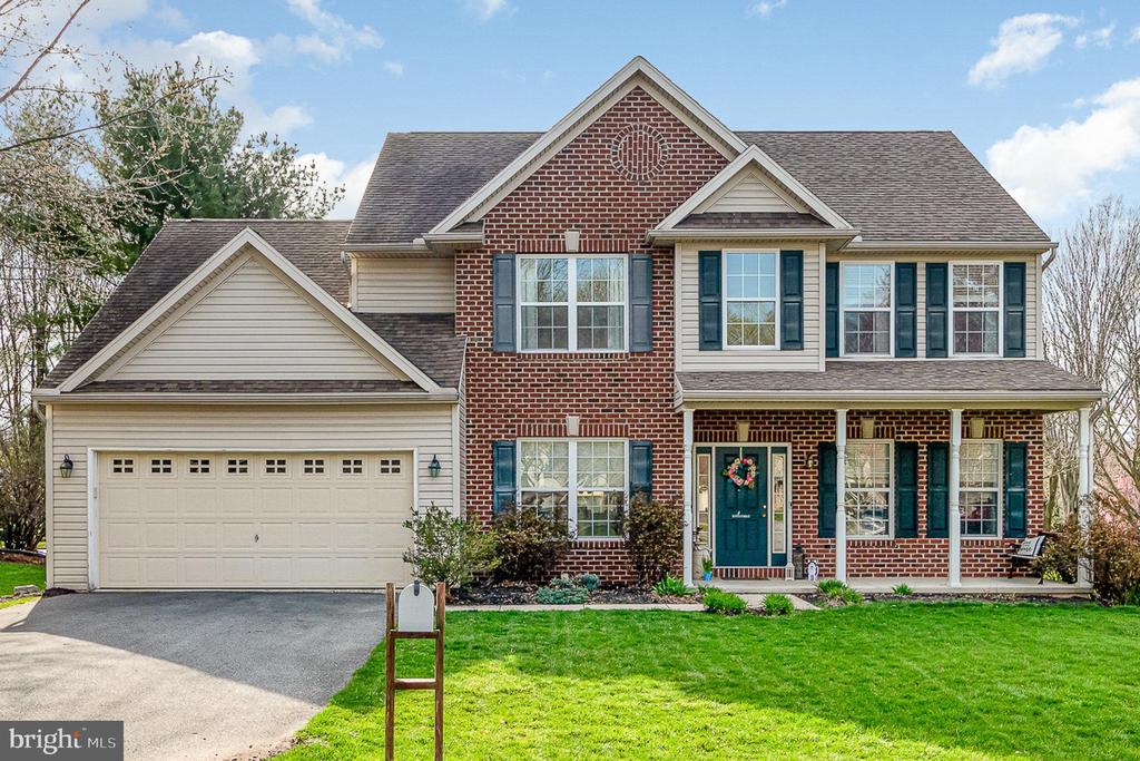 105 Farmstead Cir