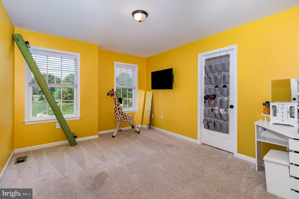 222 Fox Rd