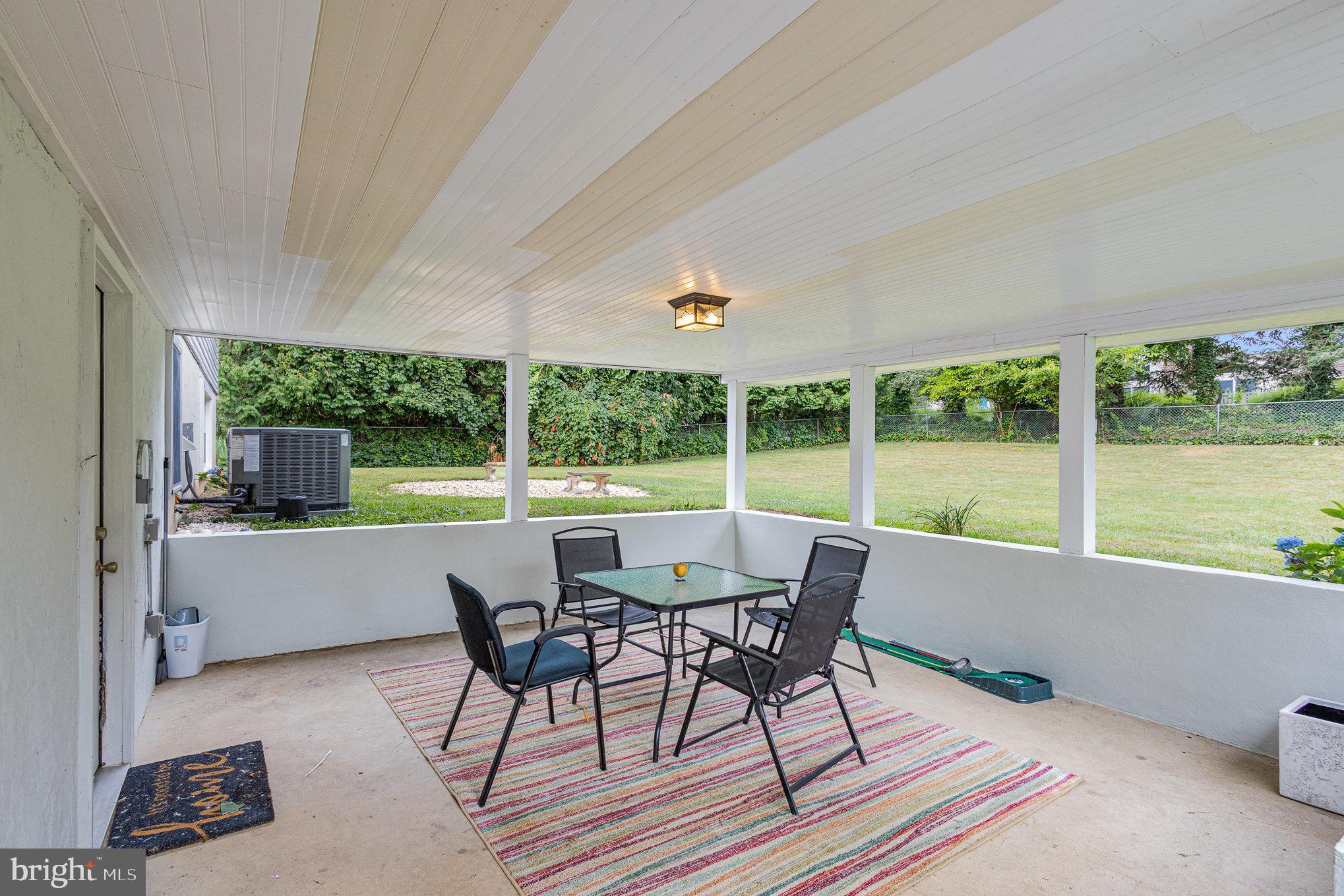 155 Schoolhouse Rd