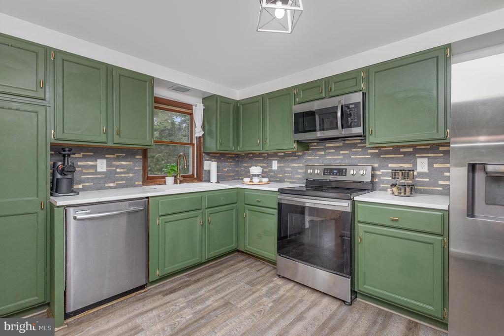 155 Schoolhouse Rd