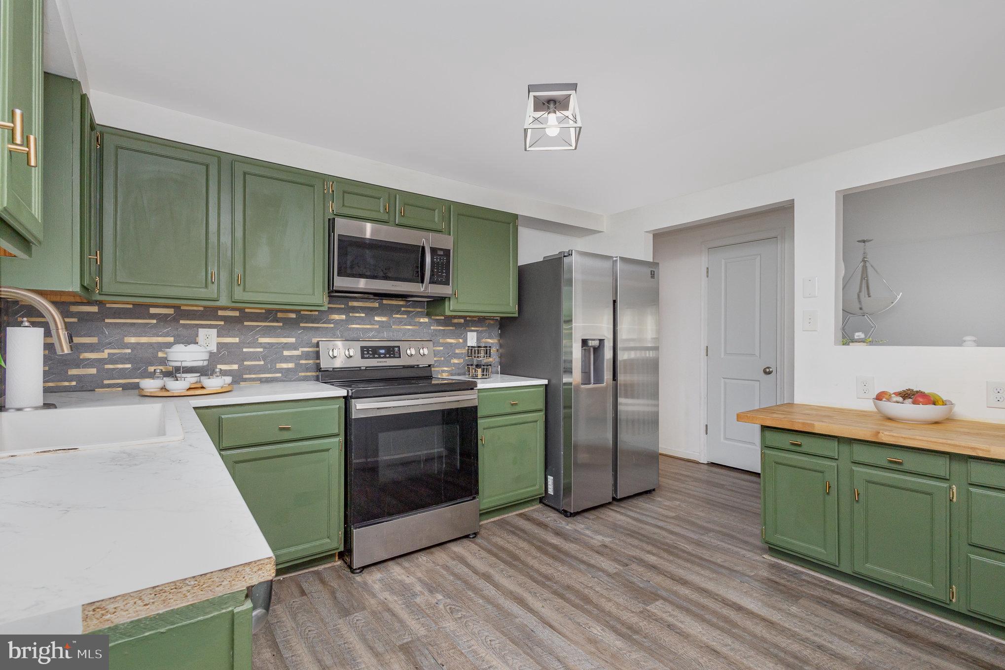 155 Schoolhouse Rd