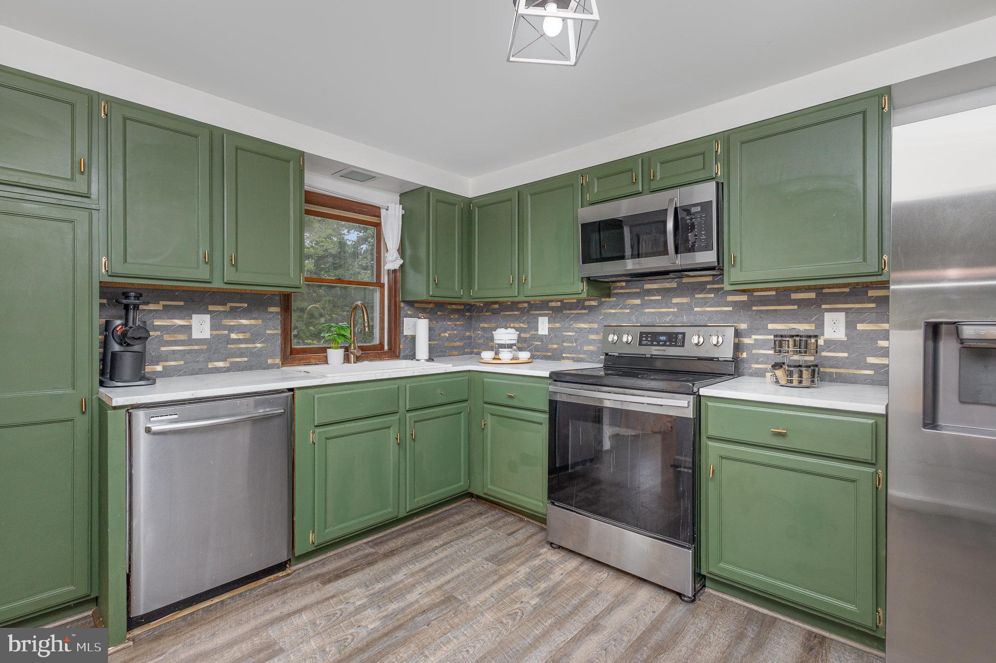 155 Schoolhouse Rd