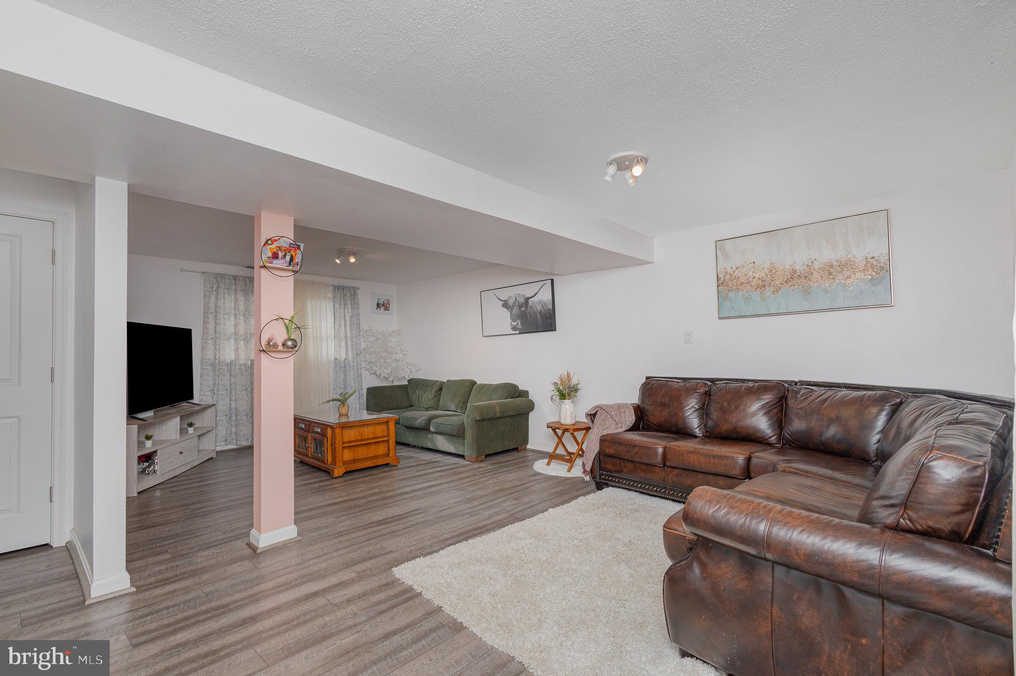 155 Schoolhouse Rd