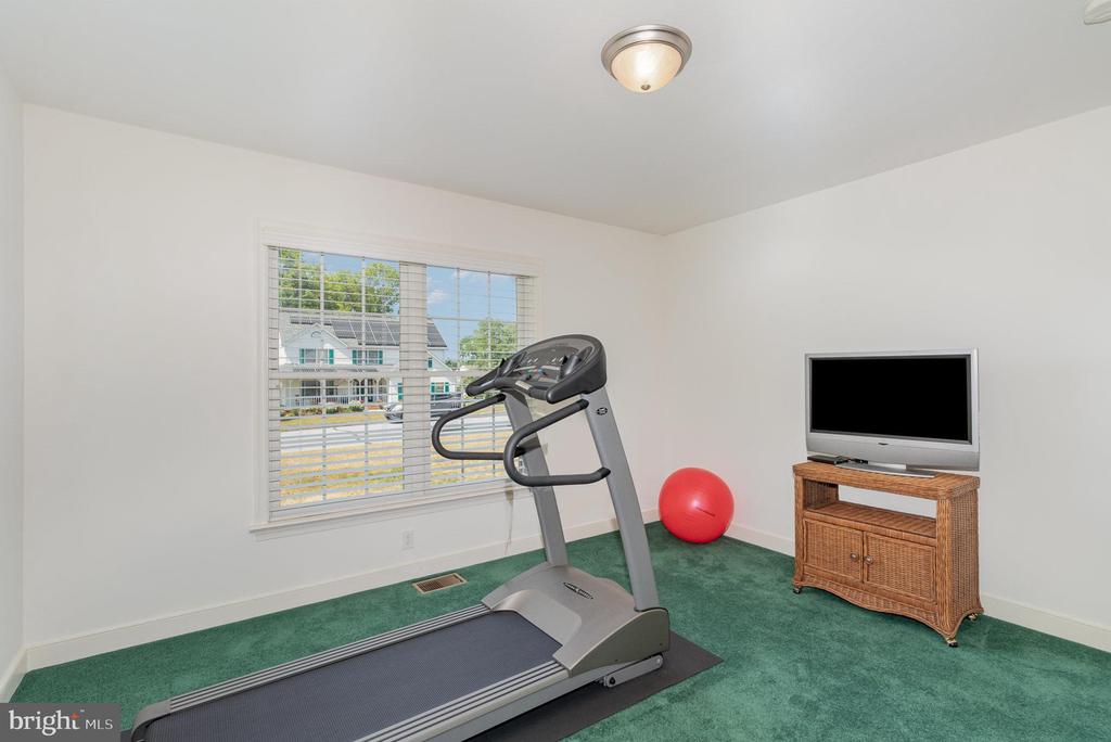 30 Summit Dr