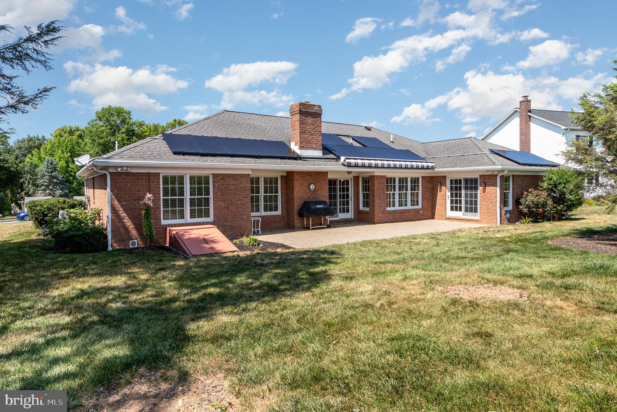 30 Summit Dr