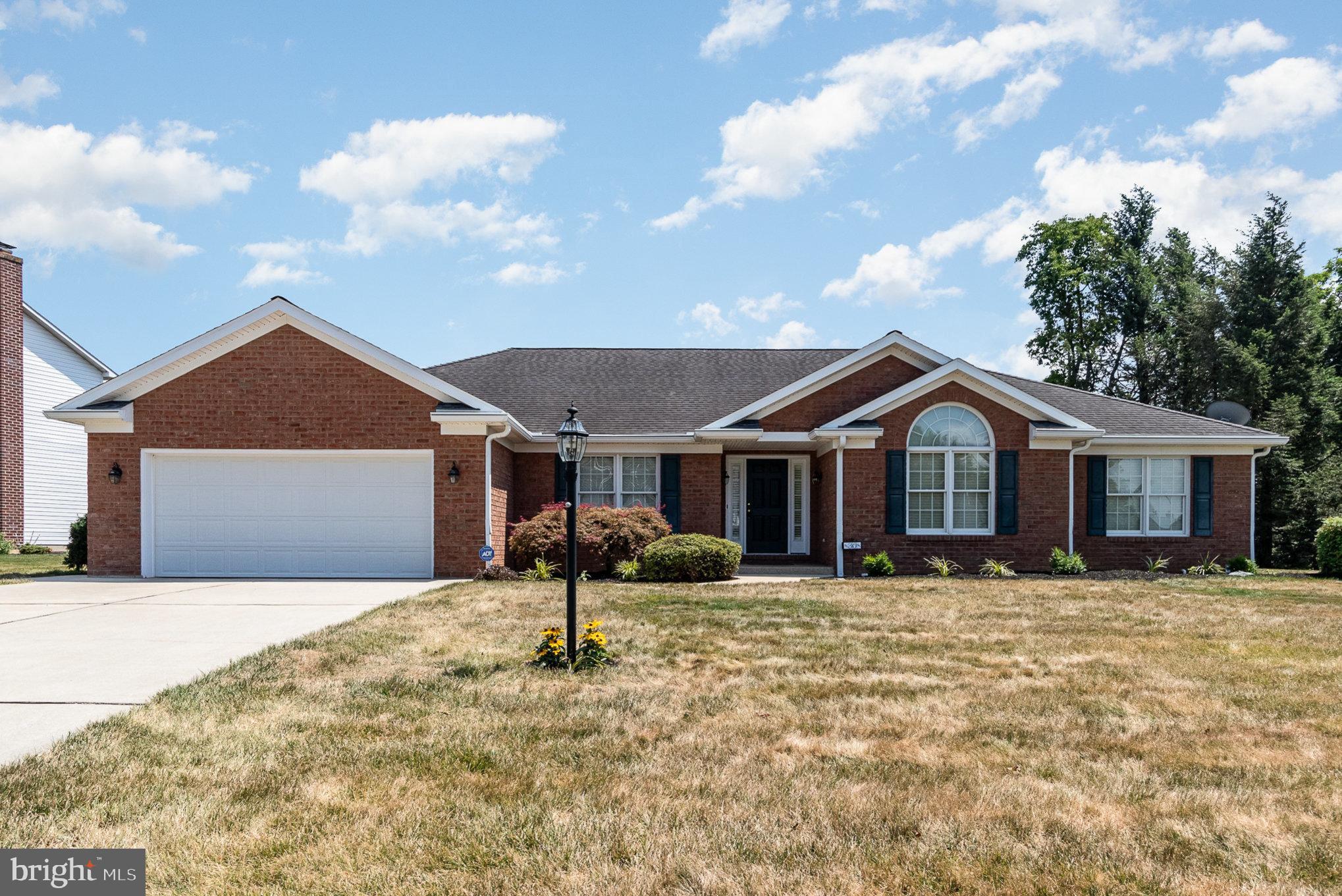 30 Summit Dr