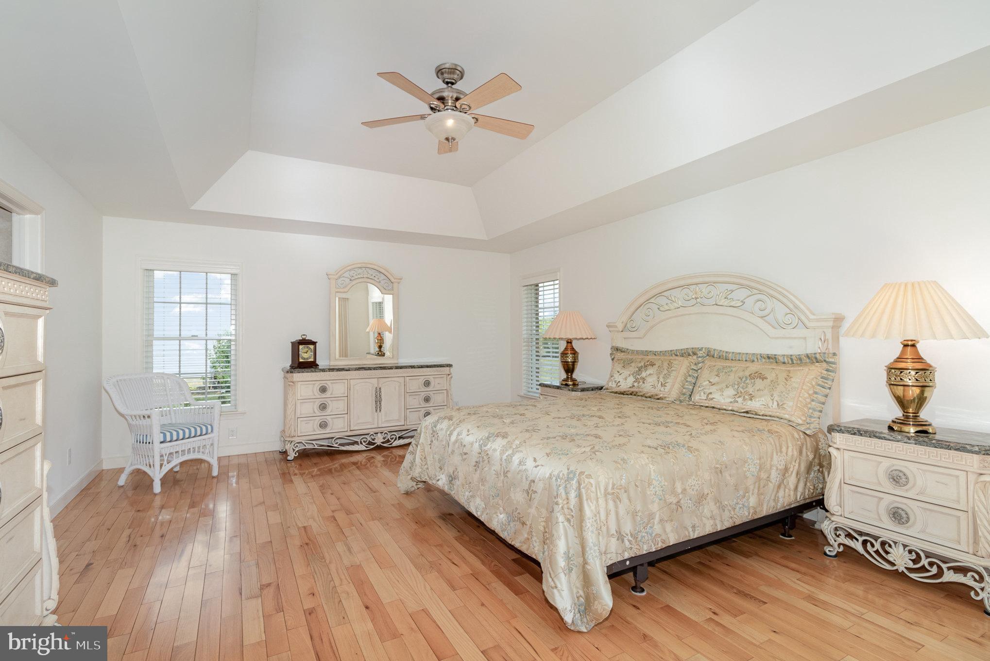 30 Summit Dr