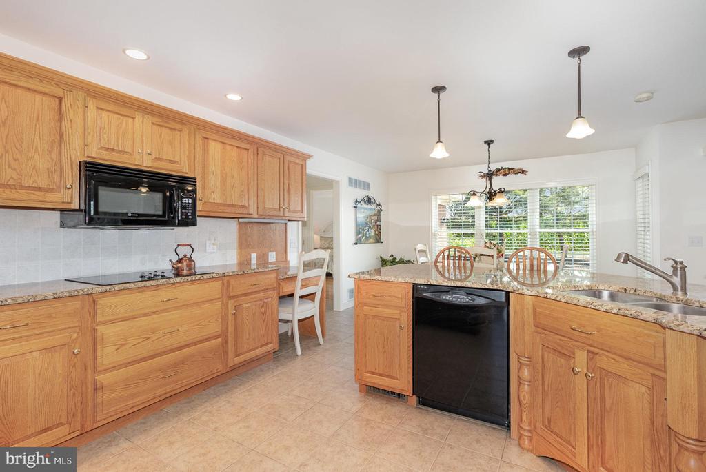 30 Summit Dr