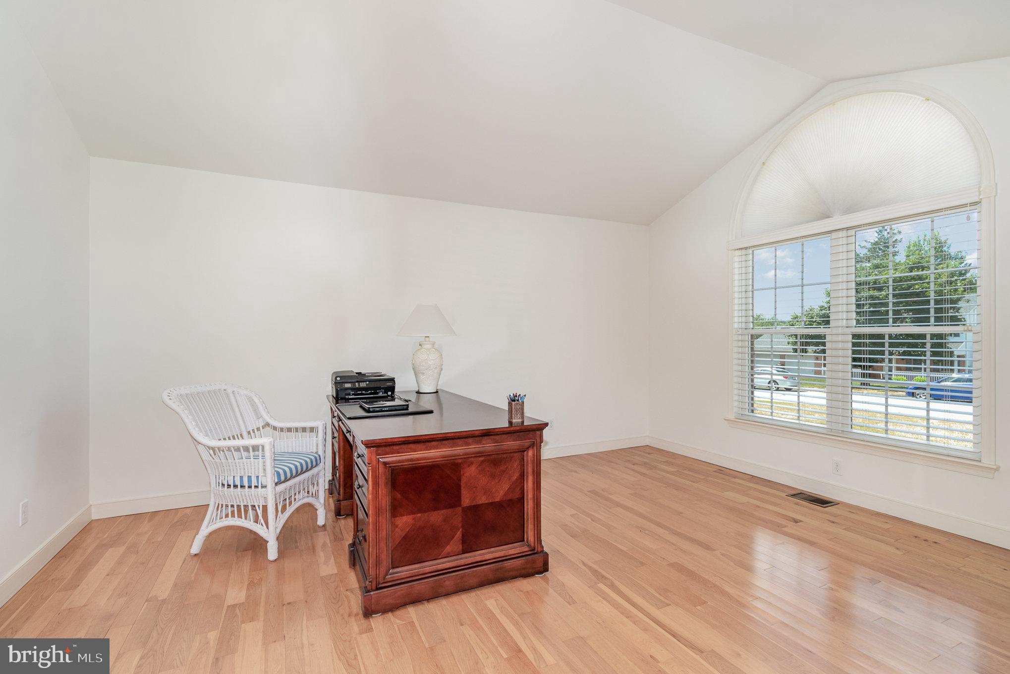 30 Summit Dr