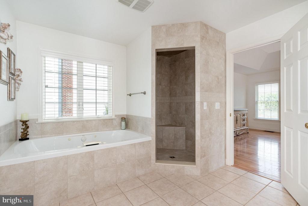 30 Summit Dr
