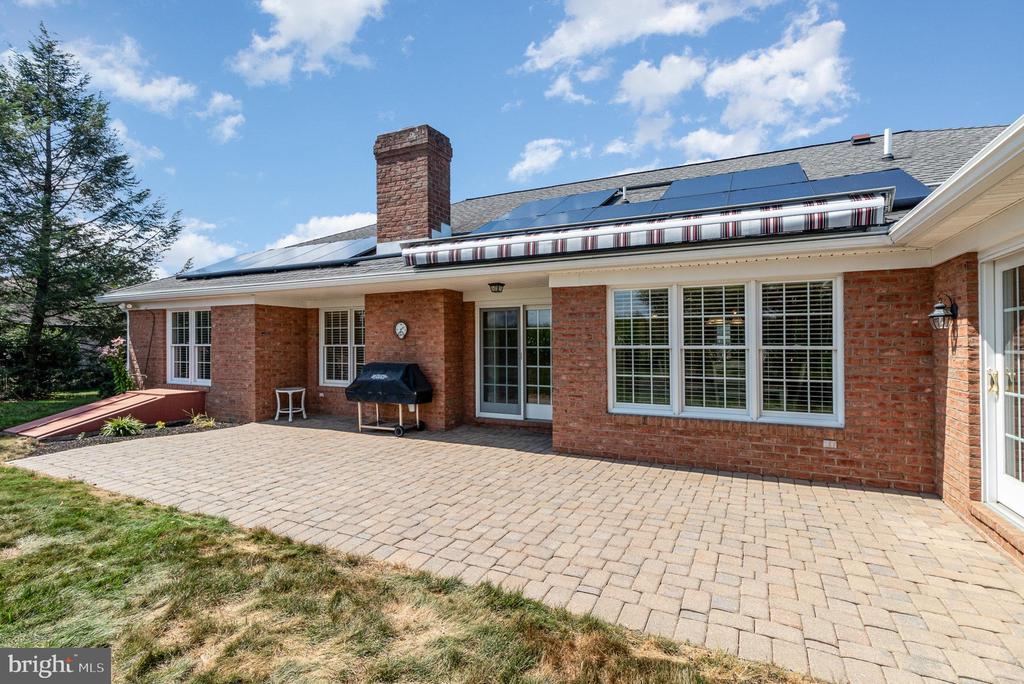 30 Summit Dr