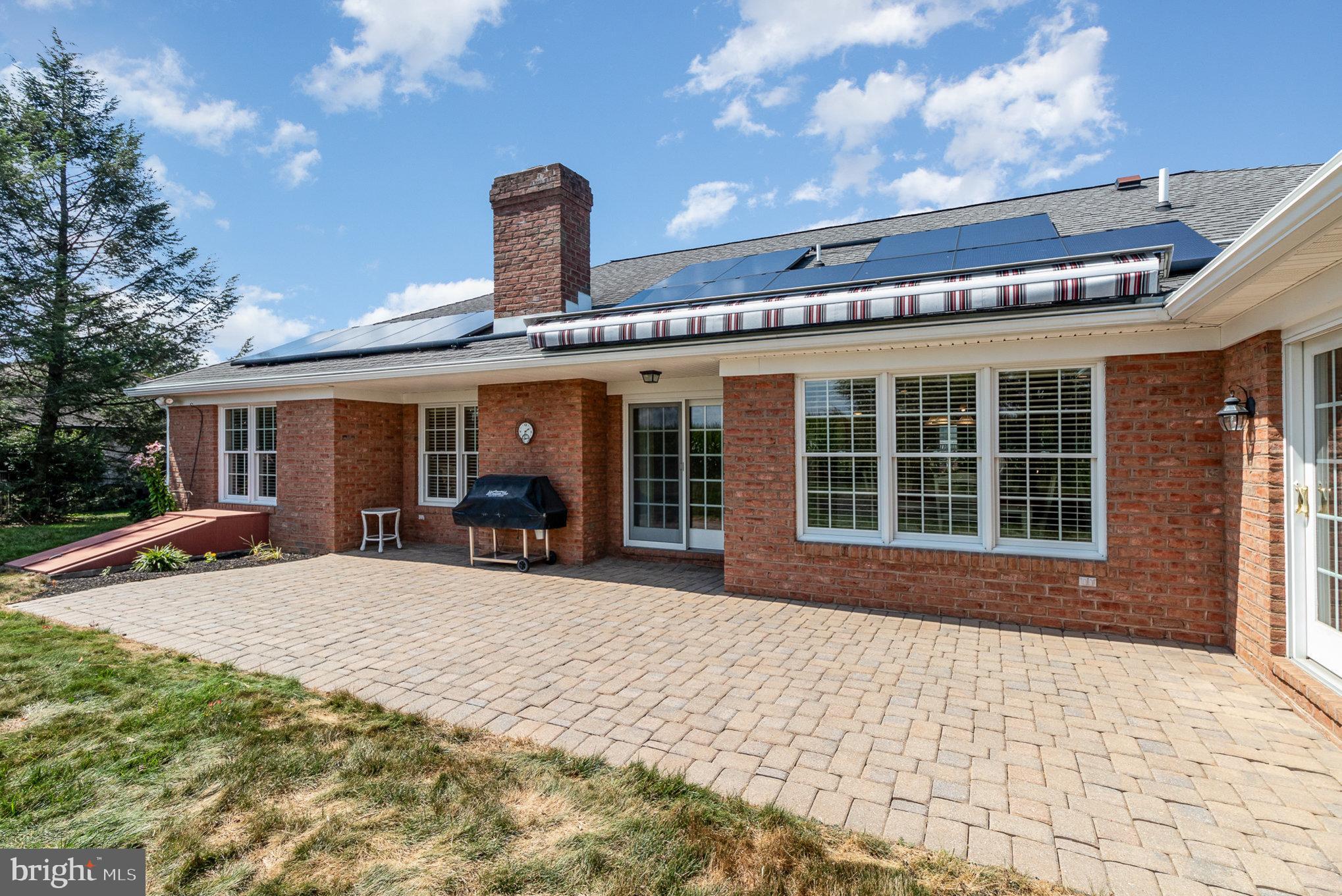 30 Summit Dr