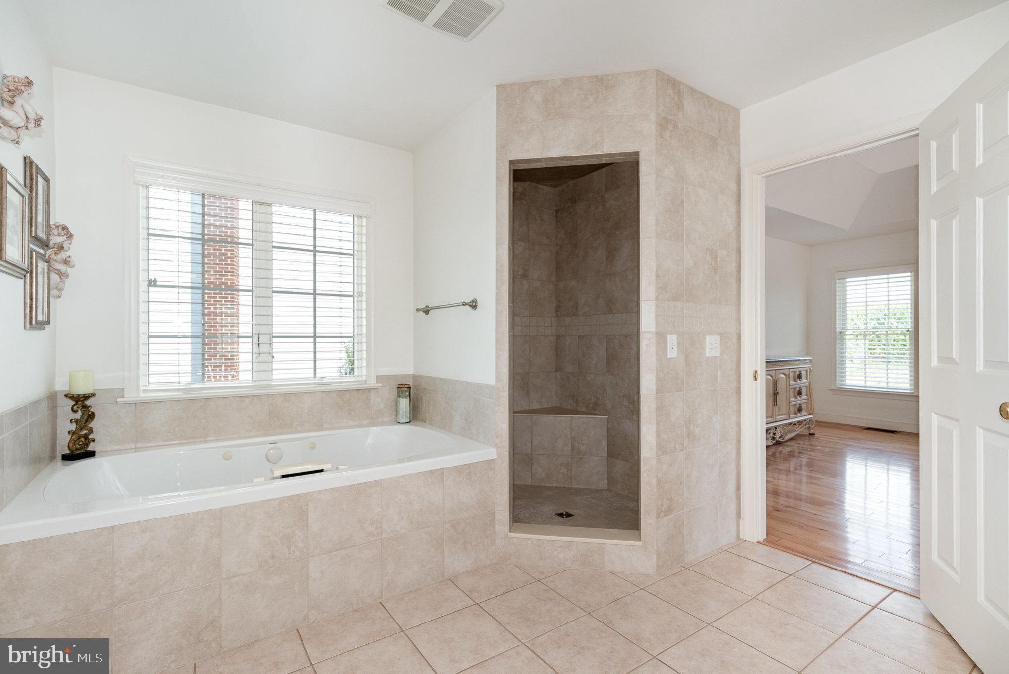 30 Summit Dr