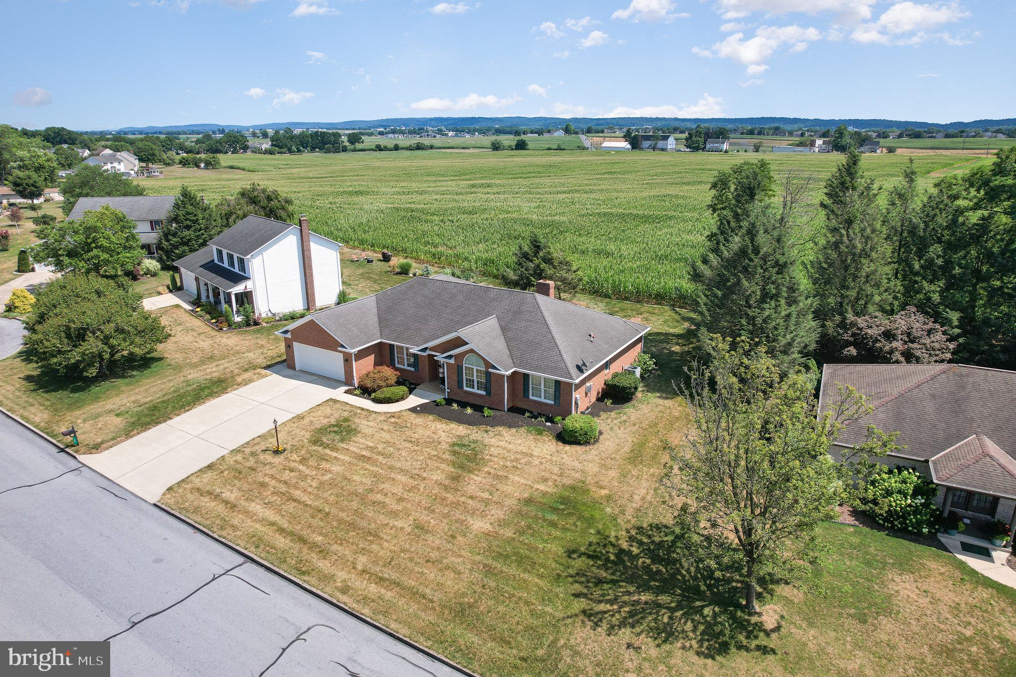 30 Summit Dr