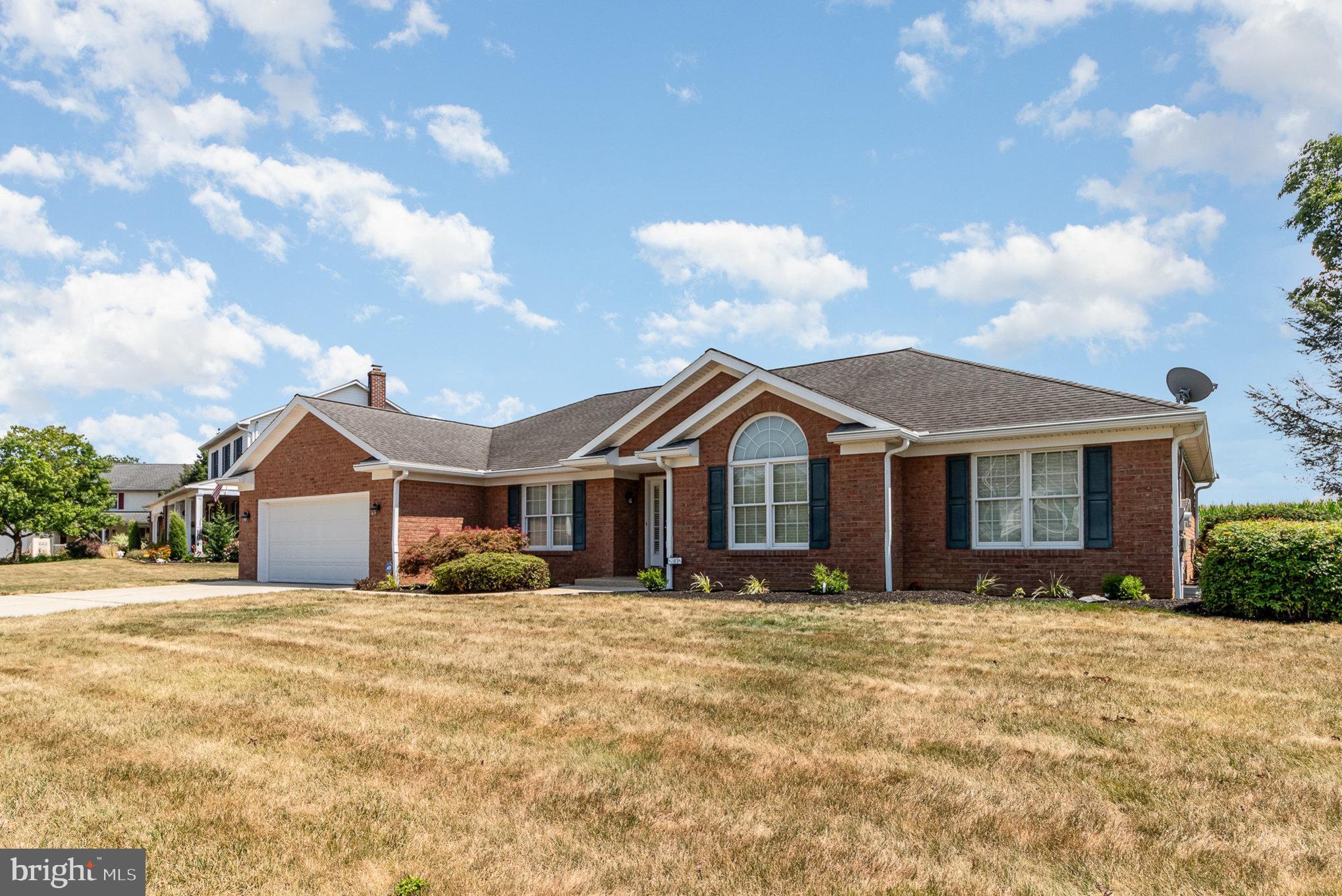 30 Summit Dr