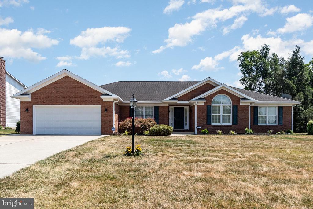 30 Summit Dr