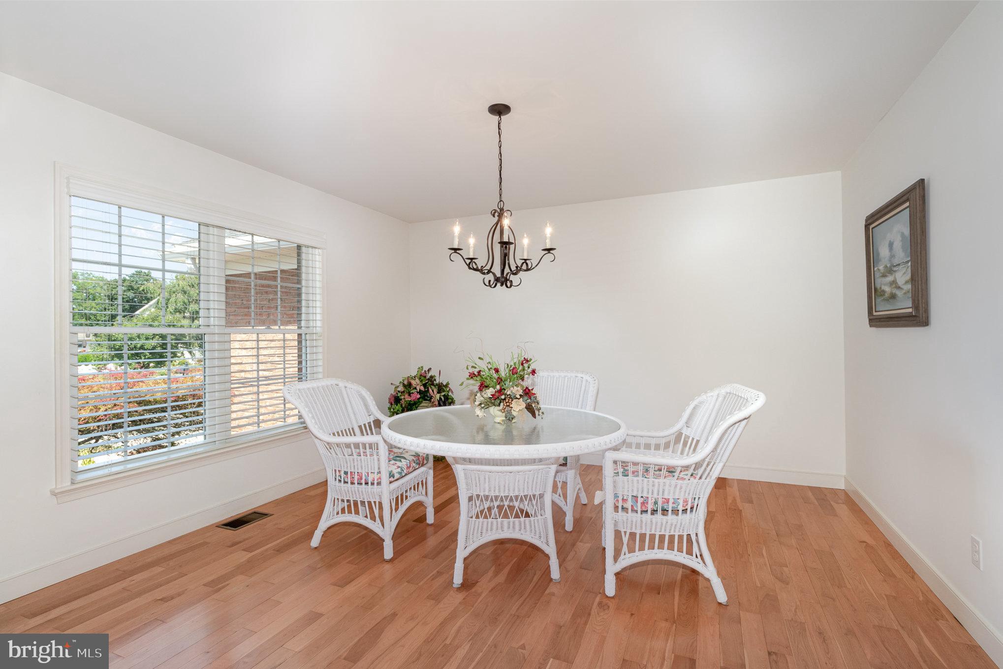 30 Summit Dr
